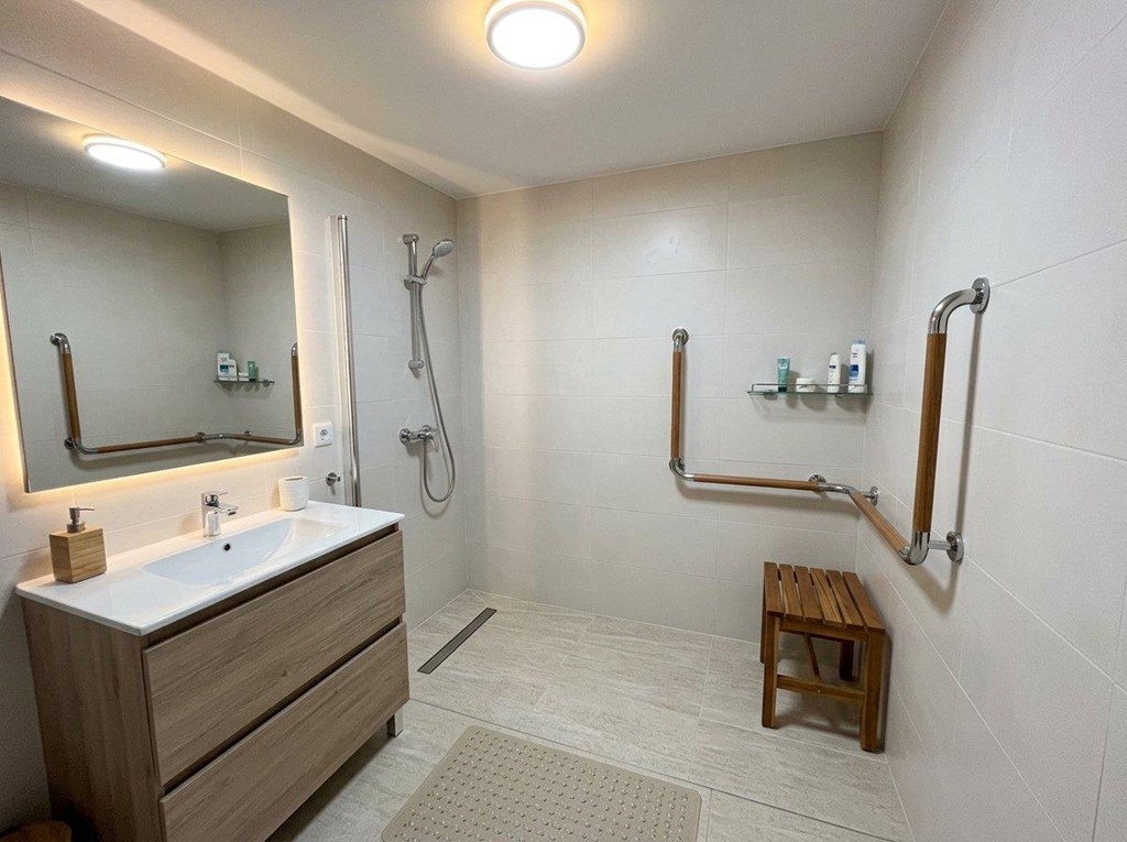 Foto 1 Reforma integral de vivienda con mejora de accesibilidad en Pontevedra